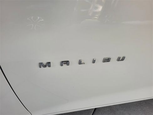 Used 2024 Chevrolet Malibu LT image 3