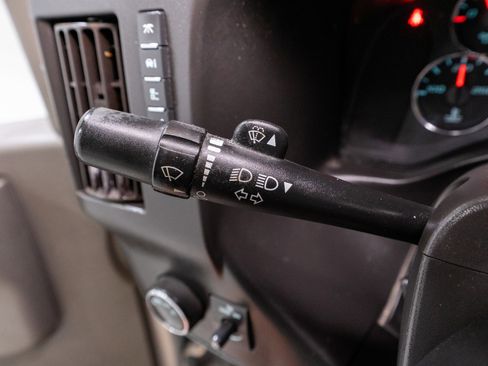 Used 2021 Chevrolet Express 2500 RWD image 25