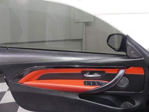 Used 2017 BMW M4 Convertible RWD image 18