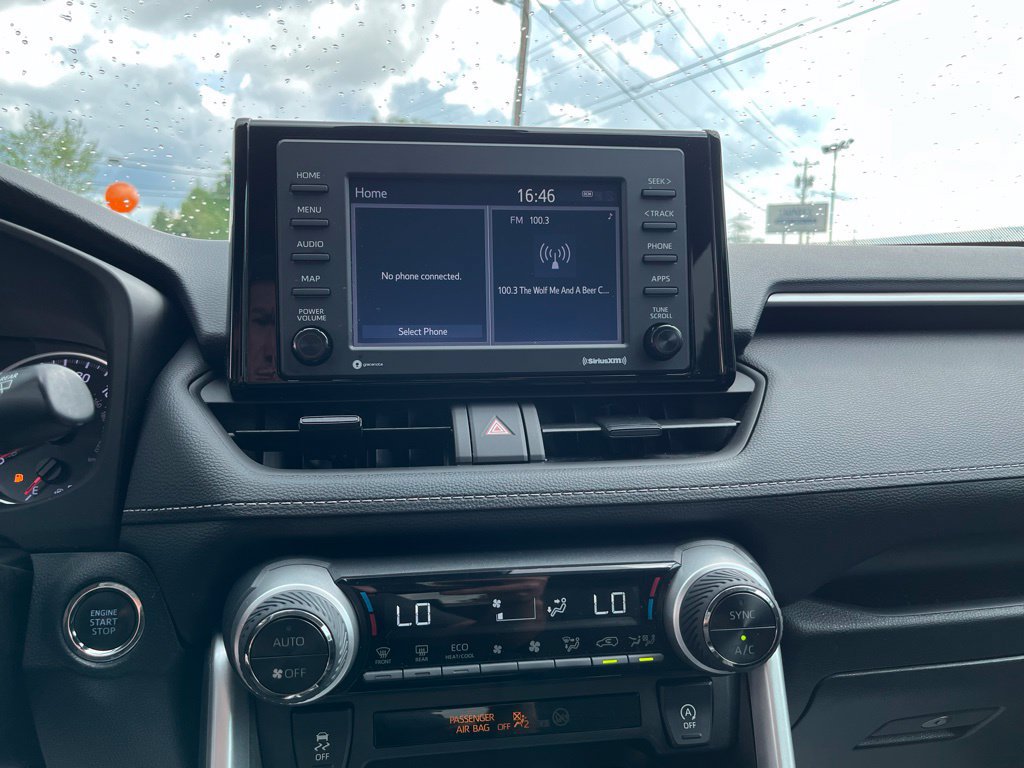 Used 2022 Toyota RAV4 XLE AWD/4WD image 16
