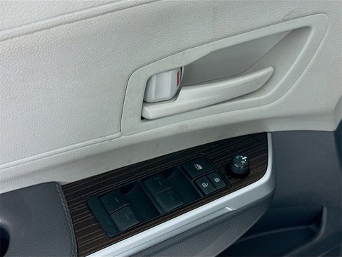 Used 2024 Toyota Sienna LE image 24
