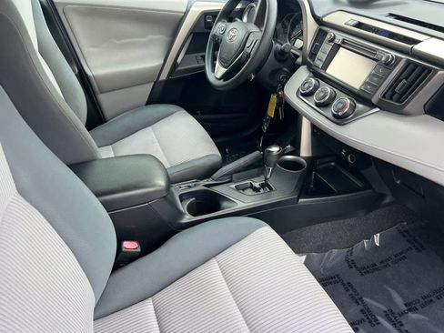 Used 2013 Toyota RAV4 LE image 17