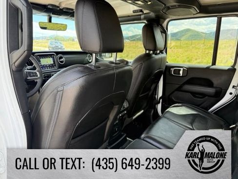 Used 2023 Jeep Wrangler Unlimited Sahara AWD/4WD image 28