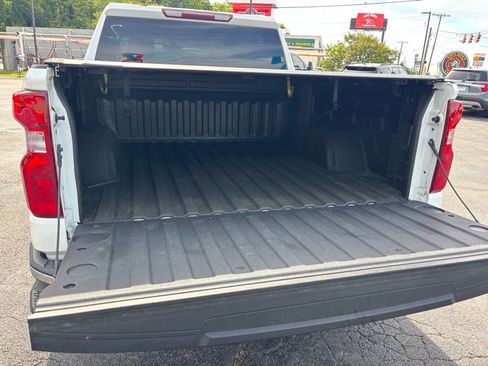 Used 2020 Chevrolet Silverado 1500 LT w/ Convenience Package AWD/4WD image 6