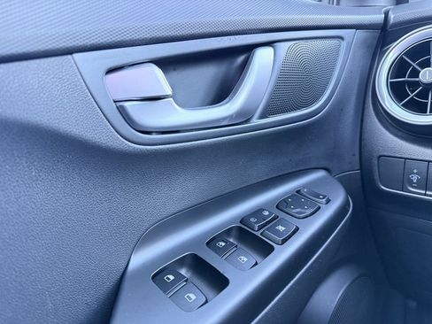 Used 2022 Hyundai Kona SEL w/ Convenience Package image 12