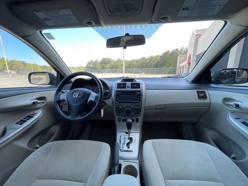 Used 2013 Toyota Corolla LE image 25