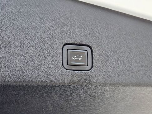 Certified 2024 Cadillac XT6 Luxury w/ LPO, Floor Liner Package image 32