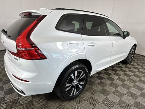 Used 2025 Volvo XC60 B5 Core AWD/4WD image 3