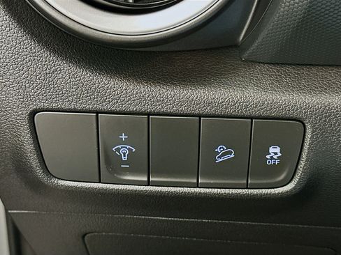 Used 2023 Hyundai Kona SEL image 17