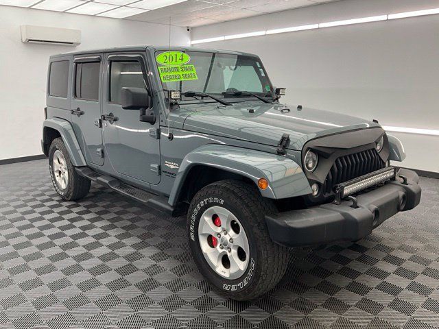 Used 2014 Jeep Wrangler Unlimited Sahara w/ Dual Top Group AWD/4WD image 3