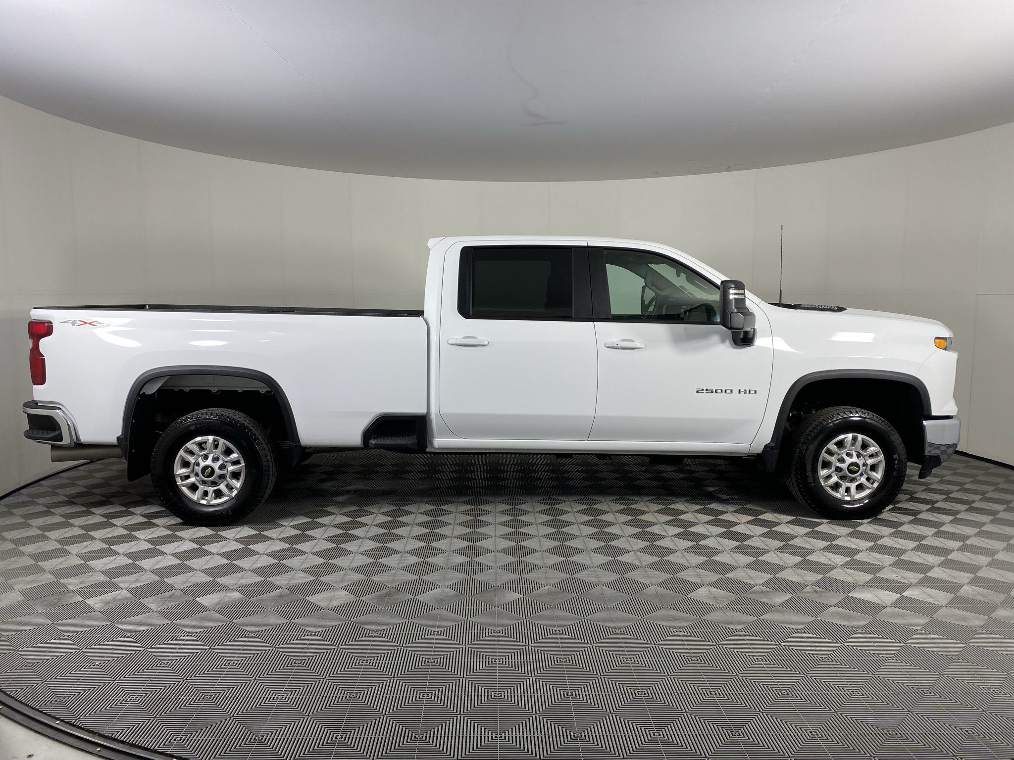 Used 2026 Chevrolet Silverado 2500 LT AWD/4WD image 14