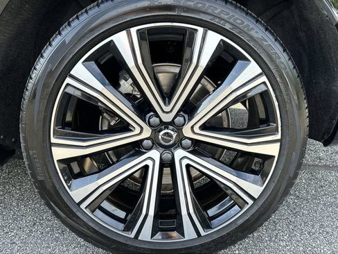 Certified 2023 Volvo XC60 T8 Ultimate w/ Climate Package AWD/4WD image 11