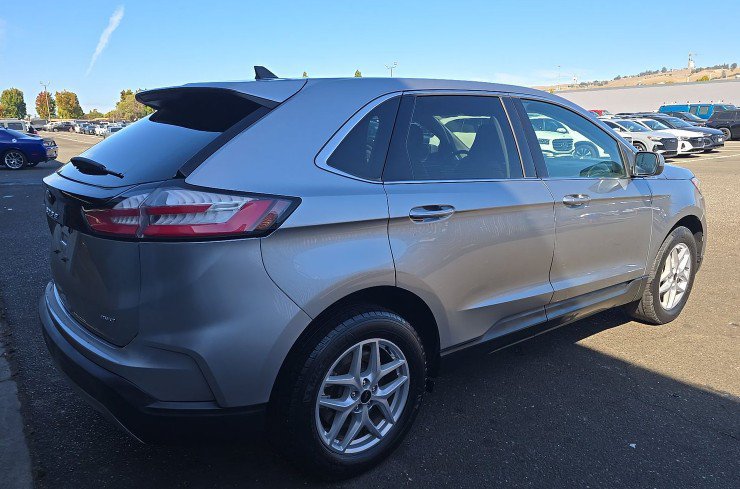 Used 2024 Ford Edge SEL w/ Cargo Accessory Package AWD/4WD image 2