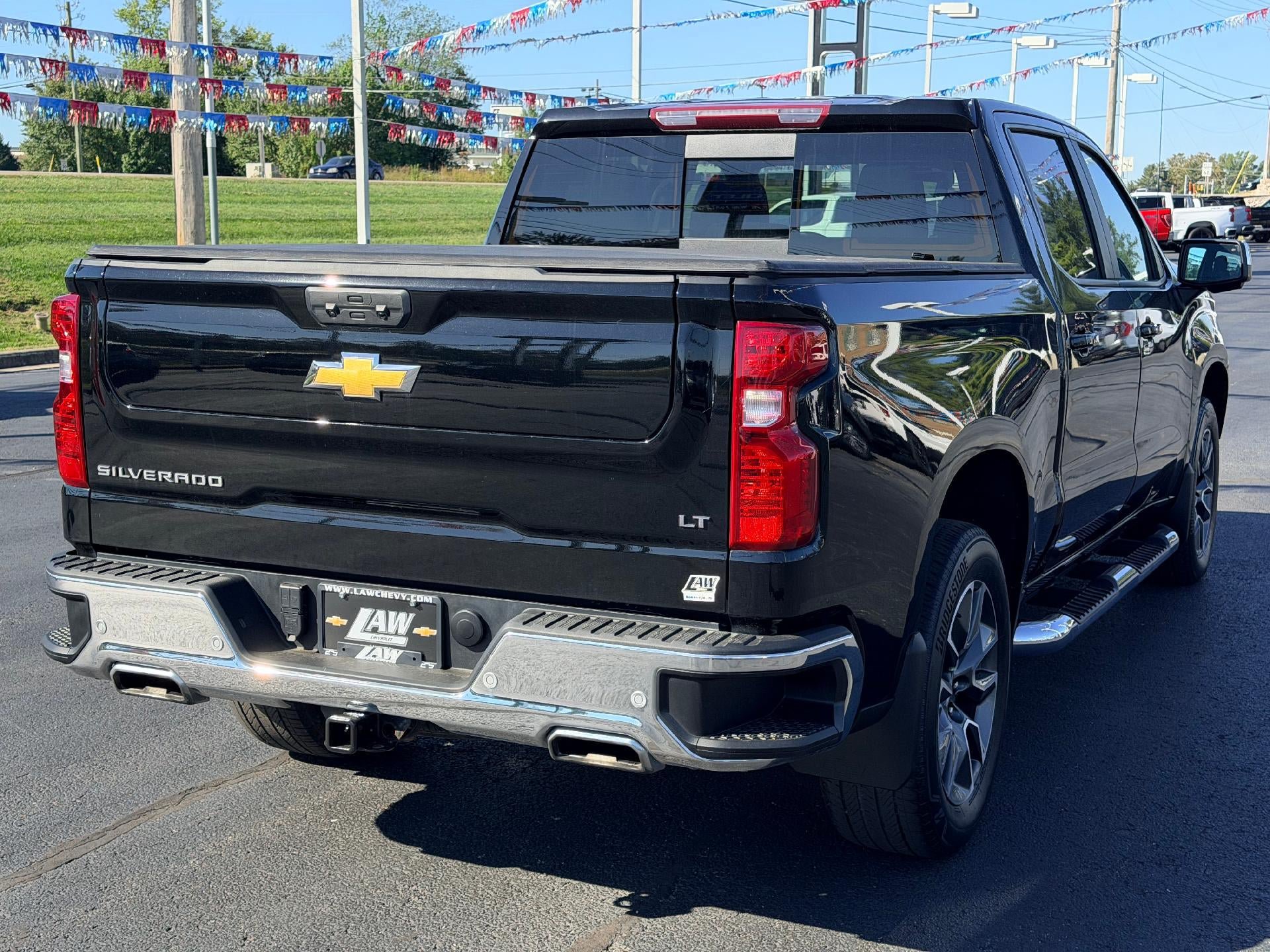 Used 2024 Chevrolet Silverado 1500 LT AWD/4WD image 5