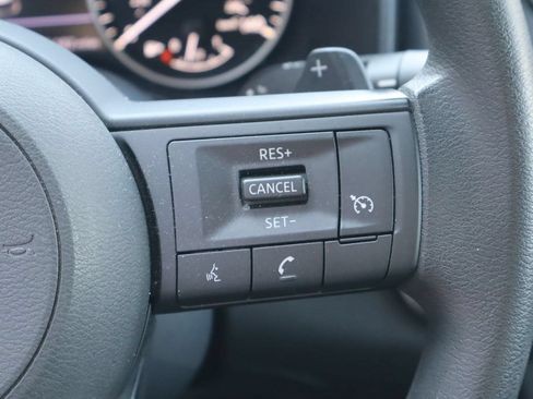 Used 2023 Nissan Rogue S FWD image 13