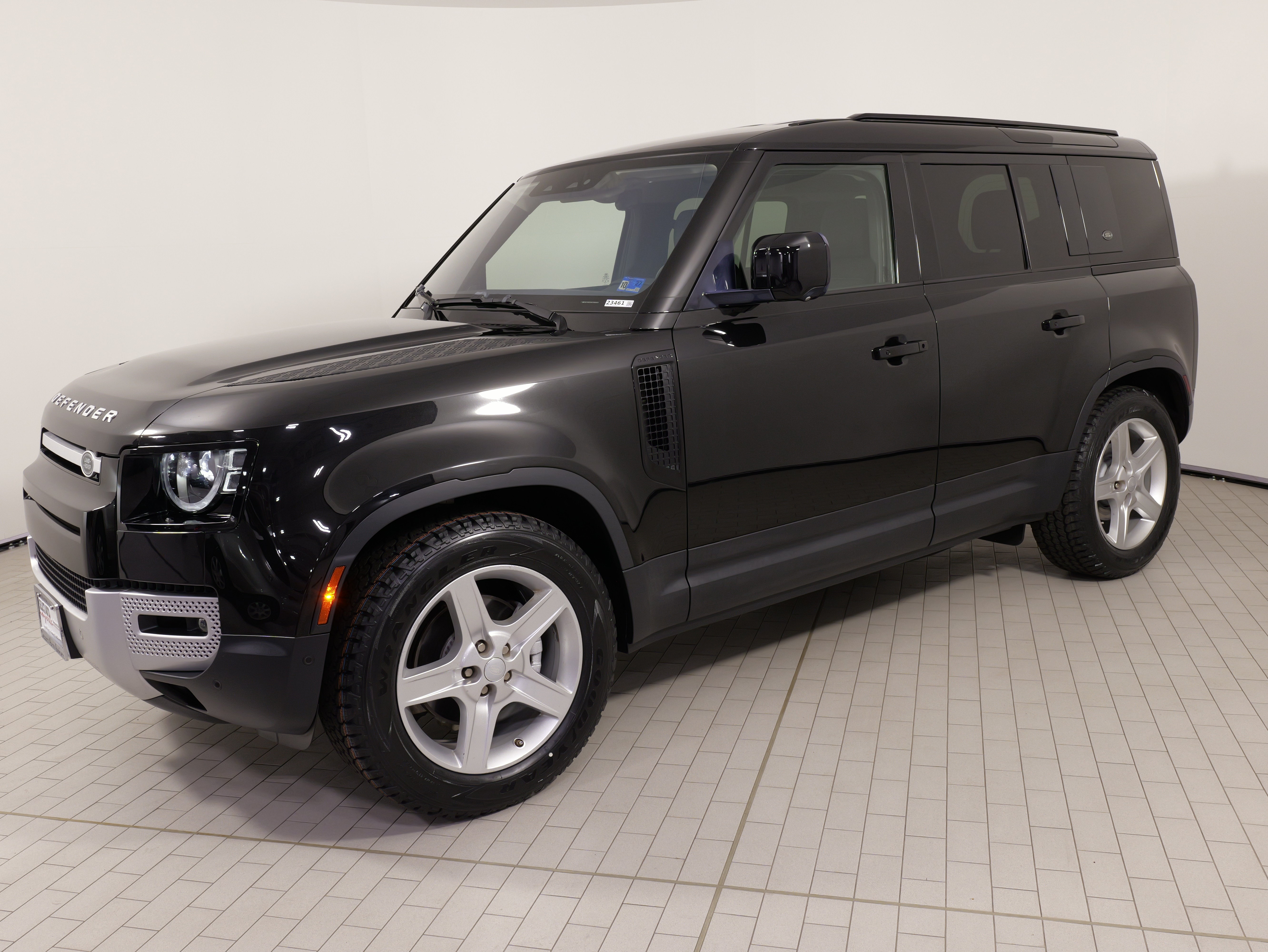 Used 2020 Land Rover Defender 110 SE AWD/4WD image 1
