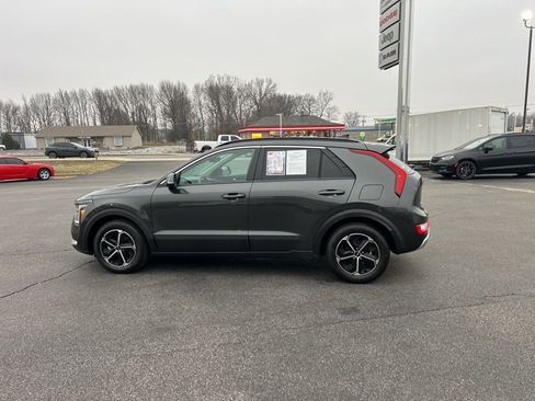 Used 2023 Kia Niro EX image 7