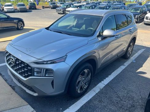 Used 2023 Hyundai Santa Fe SEL FWD image 2