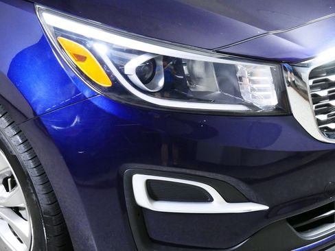 Used 2019 Kia Sedona LX FWD image 16