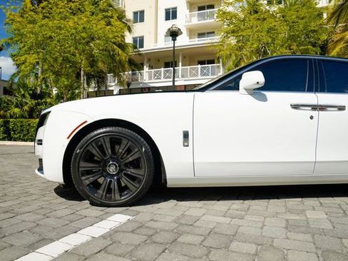 Used 2022 Rolls-Royce Ghost image 14