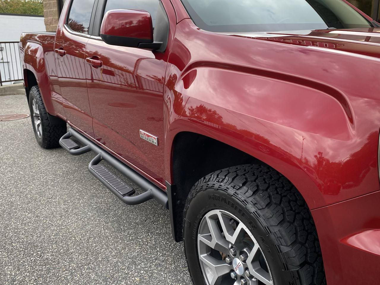 Used 2017 GMC Canyon SLE w/ All Terrain X Package AWD/4WD image 30