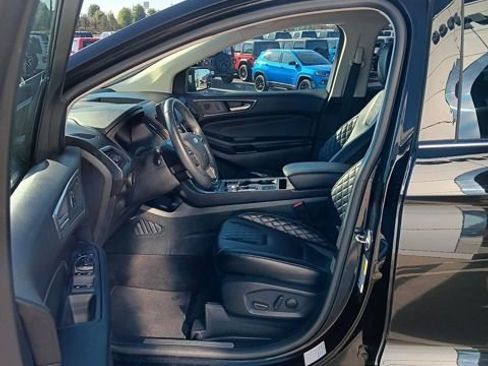 Used 2024 Ford Edge Titanium image 10