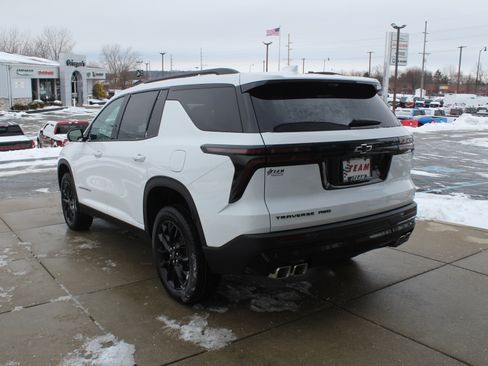 New 2026 Chevrolet Traverse LT w/ Midnight/Sport Edition image 5