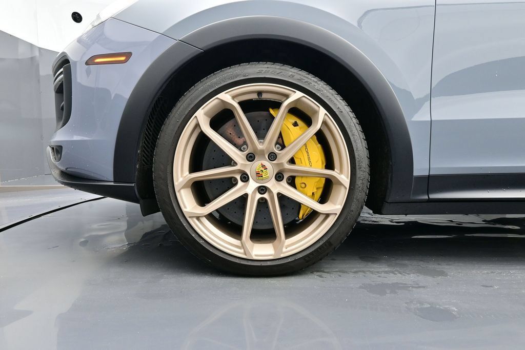 Used 2023 Porsche Cayenne Turbo GT AWD/4WD image 6