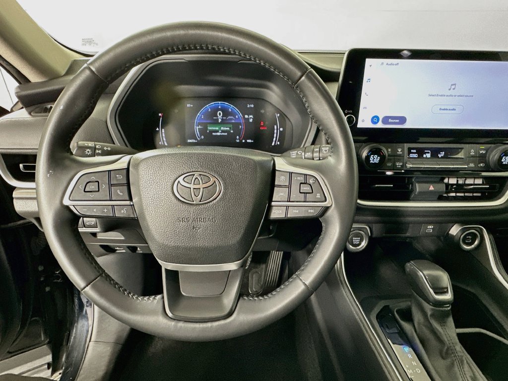 Used 2025 Toyota Grand Highlander FWD image 11