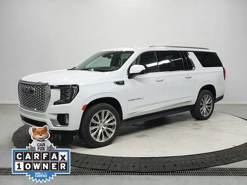 Used 2023 GMC Yukon XL Denali AWD/4WD image 3