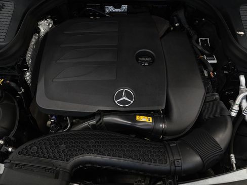 Used 2022 Mercedes-Benz GLC 300 4MATIC Coupe image 30