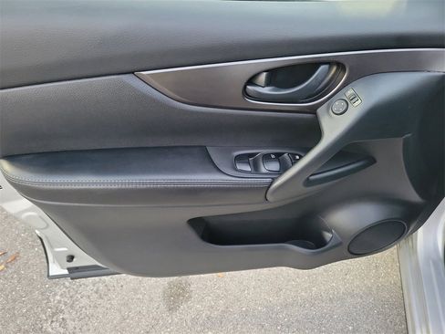 Certified 2022 Nissan Rogue Sport S image 15