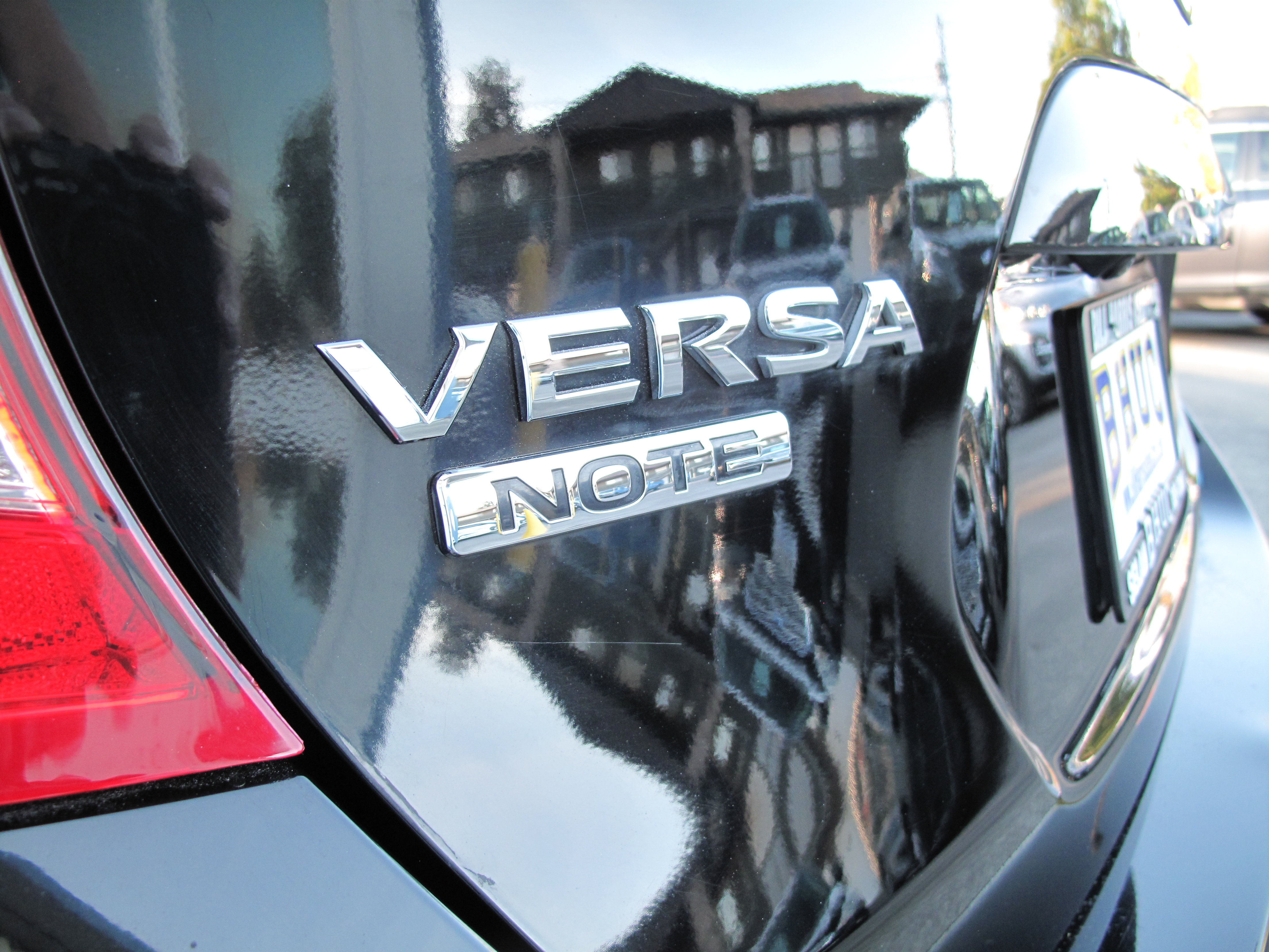 Used 2015 Nissan Versa Note SV w/ SV Convenience Package FWD image 7