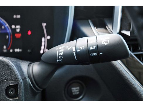 Used 2024 Toyota Corolla Cross XLE image 17