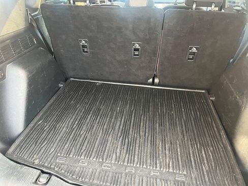 Used 2020 Ford Escape SE image 19