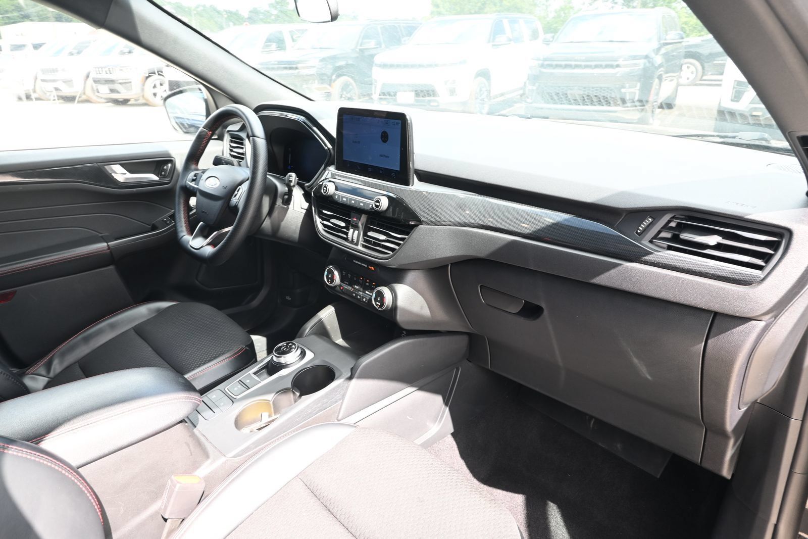 Used 2025 Ford Escape ST-Line Select AWD/4WD image 28