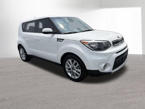 Used 2019 Kia Soul + FWD image 12