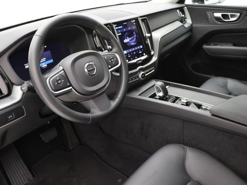 Used 2025 Volvo XC60 B5 Core AWD/4WD image 15