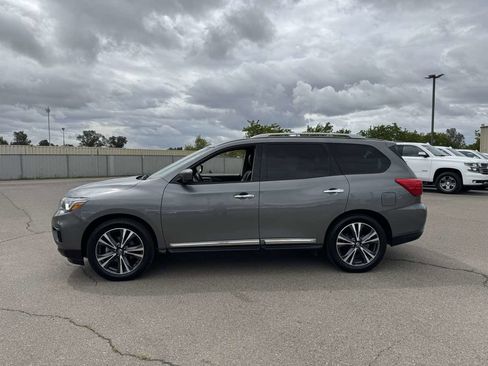 Used 2020 Nissan Pathfinder Platinum image 7