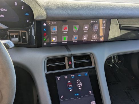 Certified 2025 Porsche Taycan Turbo GT image 18