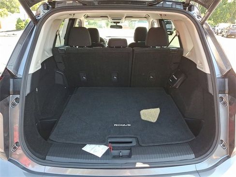 Used 2024 Nissan Rogue SV image 27