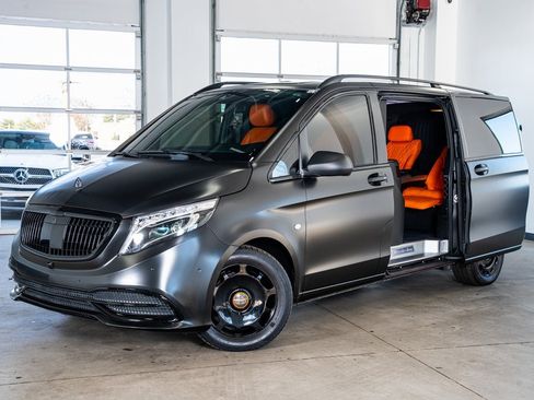 Used 2021 Mercedes-Benz Metris Passenger image 2