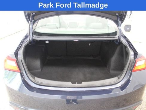 Used 2016 Chevrolet Malibu LT FWD image 5