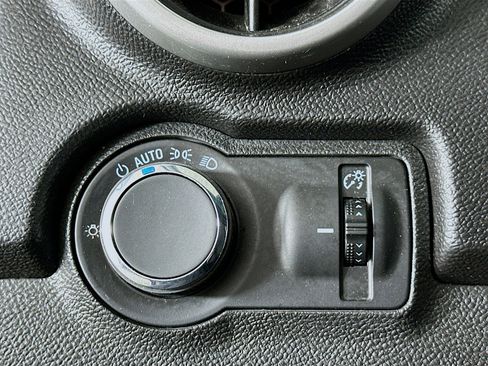 Used 2016 Chevrolet Trax LT image 16