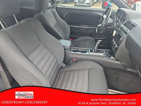 Used 2009 Dodge Challenger R/T RWD image 6