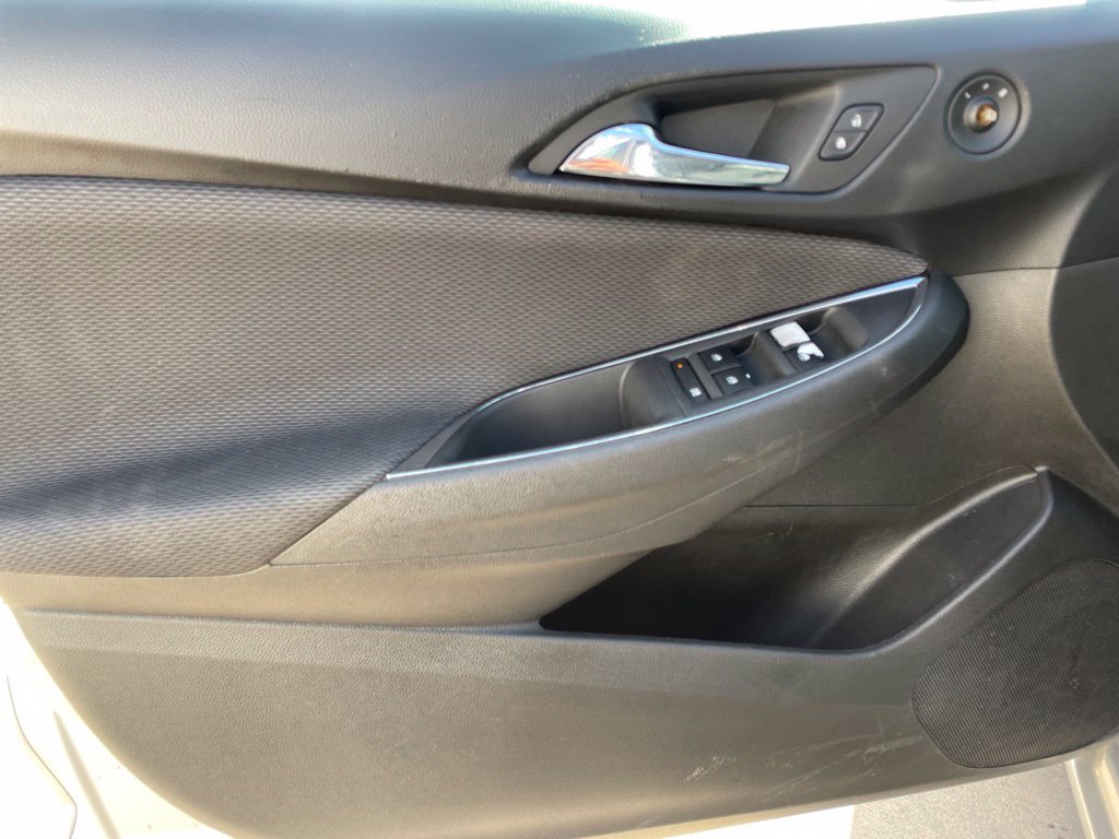 Used 2019 Chevrolet Cruze LS FWD image 18