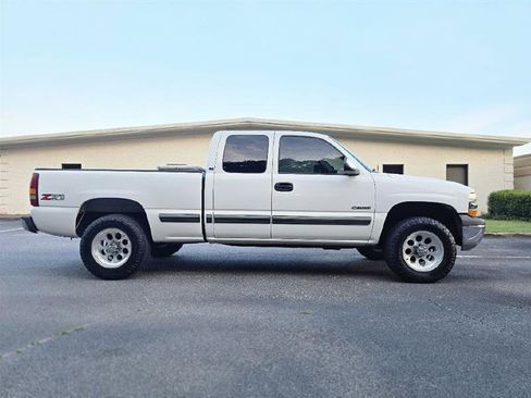 Used 2000 Chevrolet Silverado 1500 LS w/ Off-Road Chassis Pkg AWD/4WD image 9
