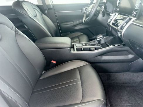 Certified 2023 Kia Sorento S FWD image 28
