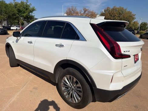 Used 2024 Cadillac XT4 Premium Luxury w/ Technology Package AWD/4WD image 2
