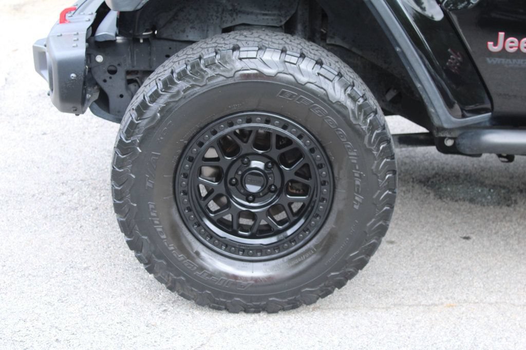 Used 2018 Jeep Wrangler Unlimited Rubicon AWD/4WD image 40